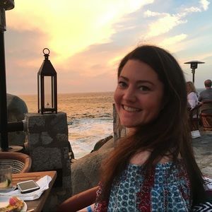 Meet your Posher, Elizabeth